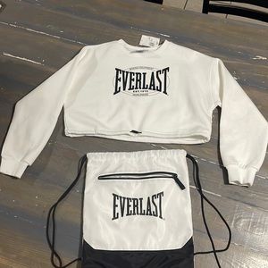 Crop Everlast sweatshirt with Everlast drawstring back pack